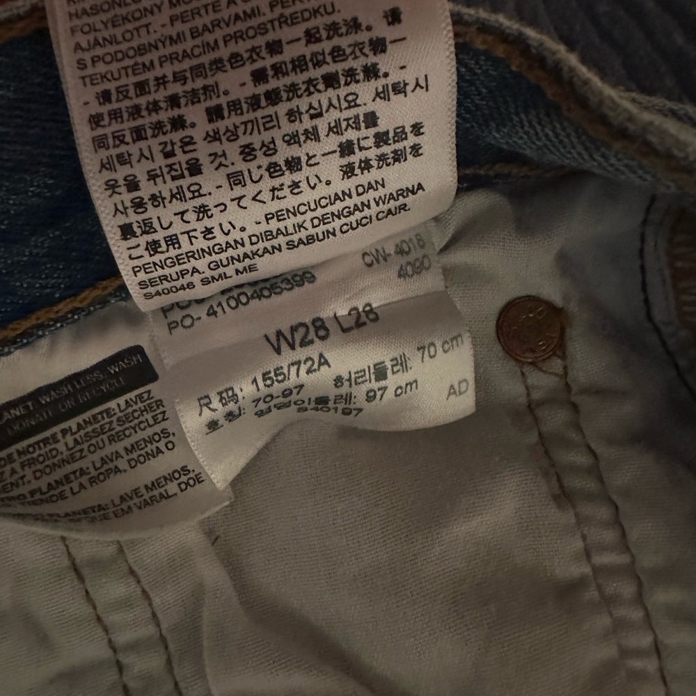 Levi's Premium Blue Denim - Picture 5 of 5